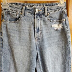 American Eagle Womens Light Wash Distressed High Rise Mom Jeans Blue Denim 28
